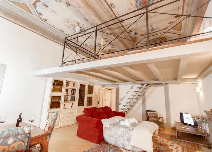 Elegant Loft Serragli